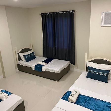 717 Residences Iloilo Esterno foto