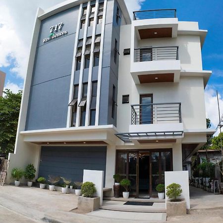 717 Residences Iloilo Esterno foto