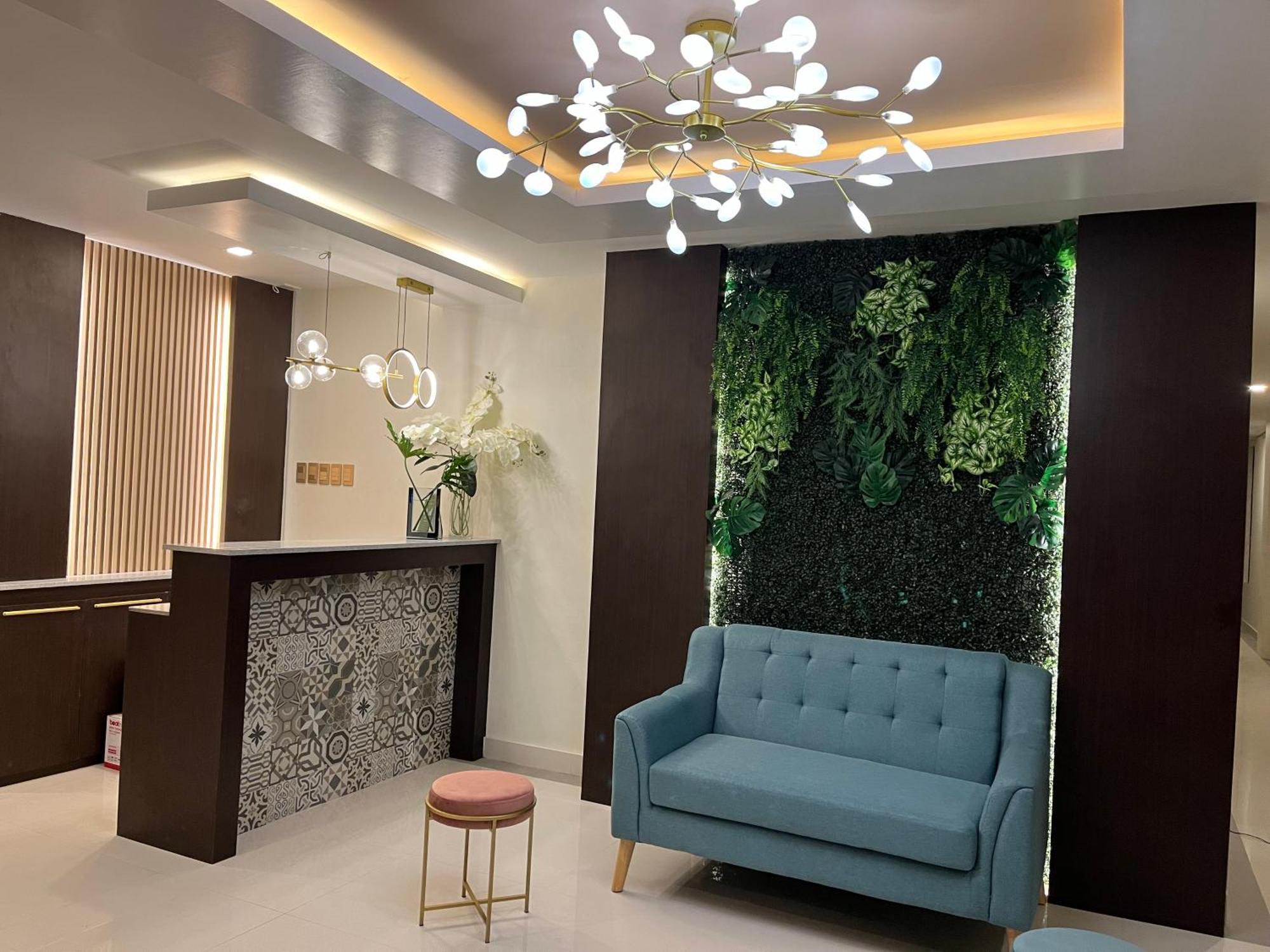717 Residences Iloilo Esterno foto