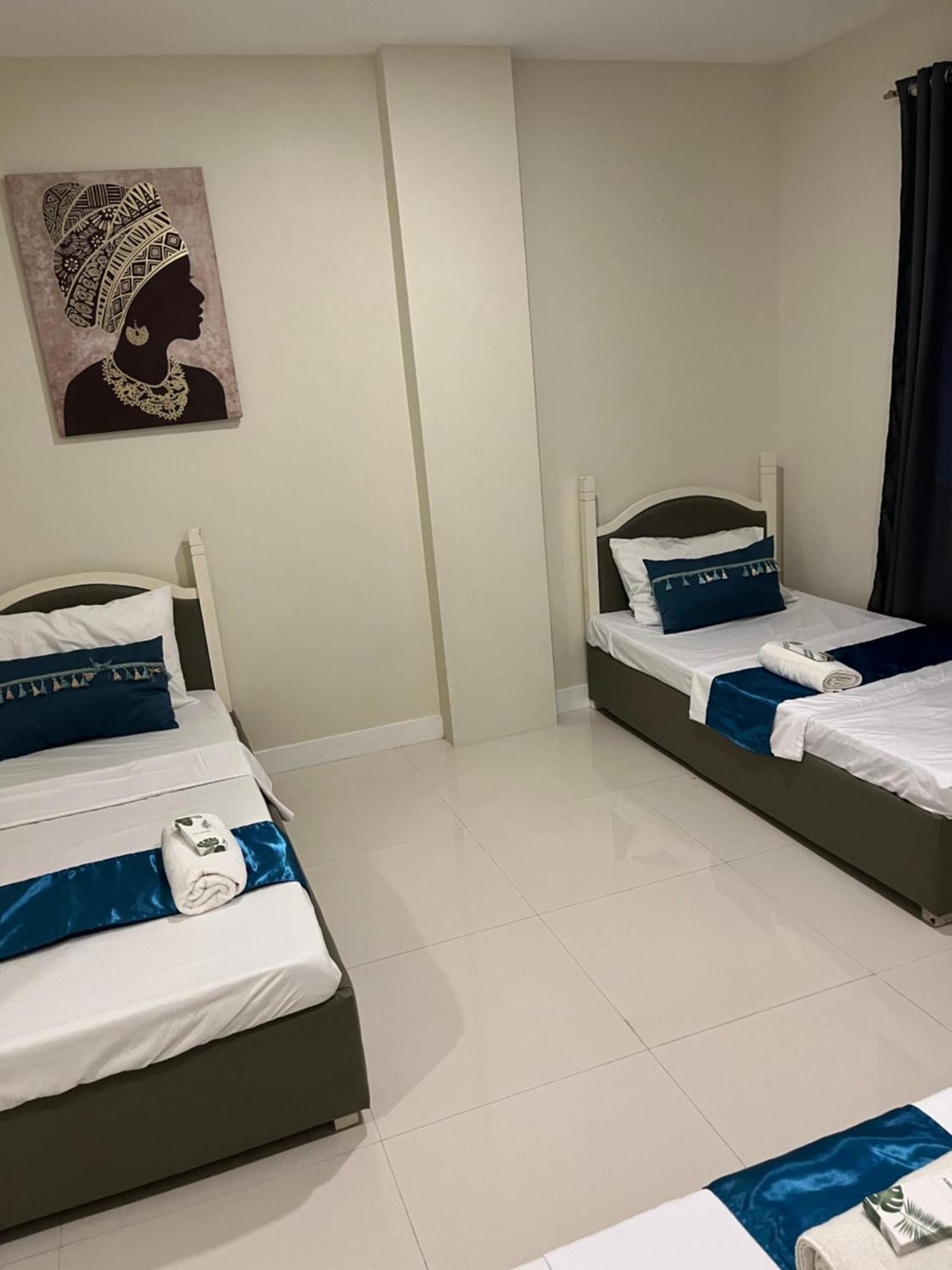 717 Residences Iloilo Esterno foto