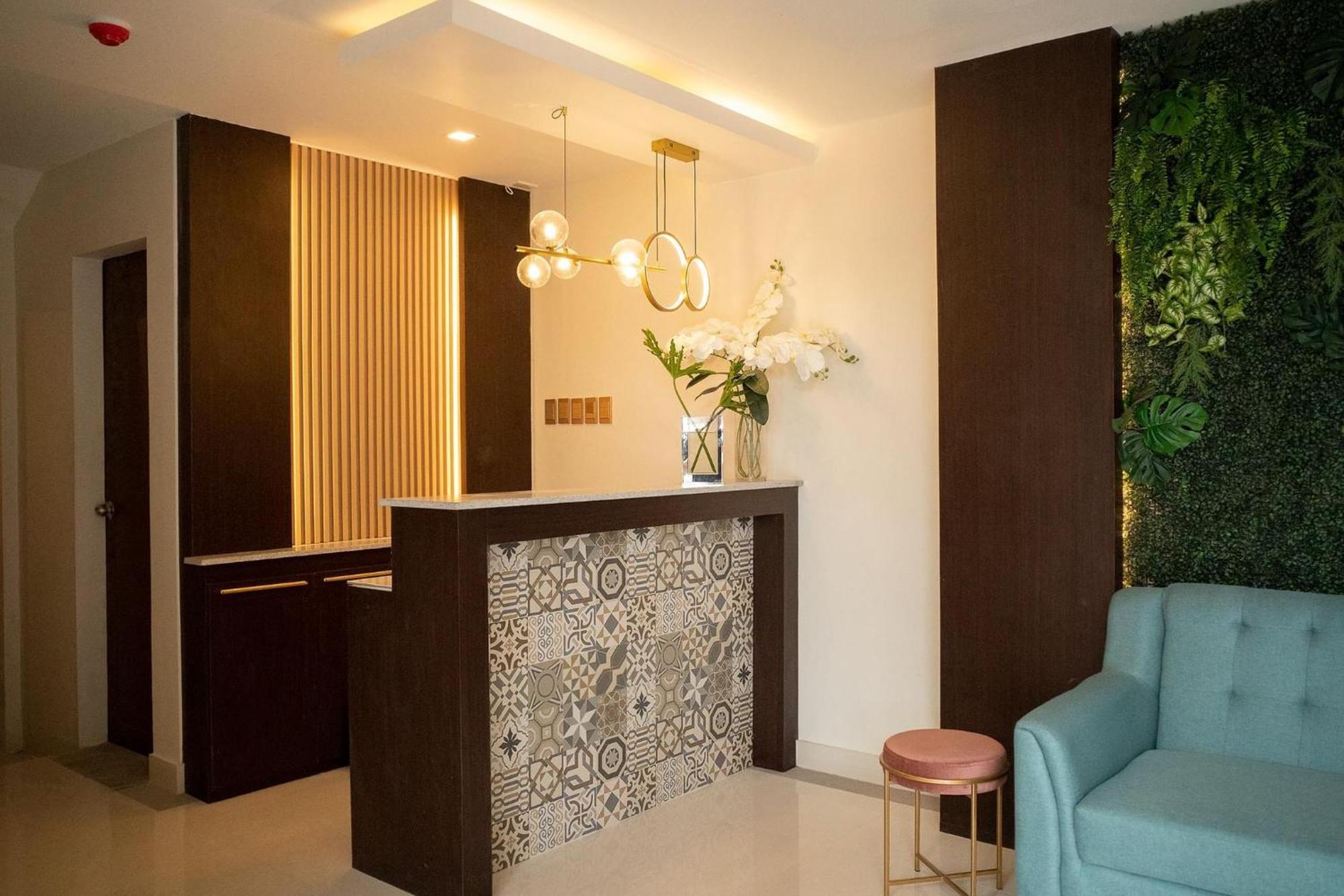 717 Residences Iloilo Esterno foto